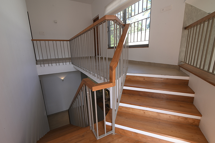 Interior 8